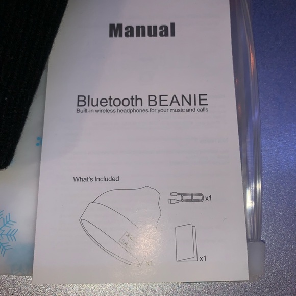 NWT Beanie aka Toque with Bluetooth Headphones! - Picture 14 of 14